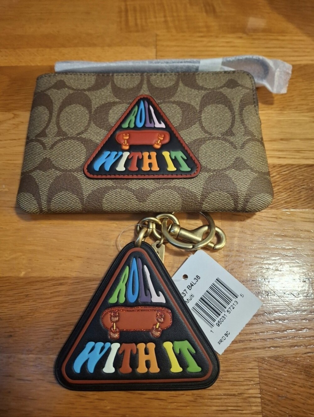 Coach Signature Roll With It Zip Wristlet & Bag Charm NWT